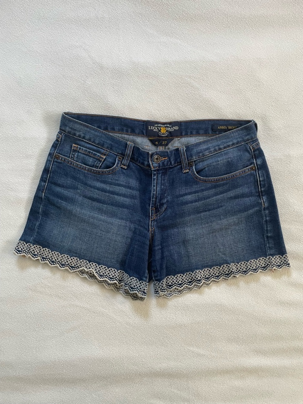 Lucky Brand - Abbey Short - Blue Denim Shorts with White Lace Hem